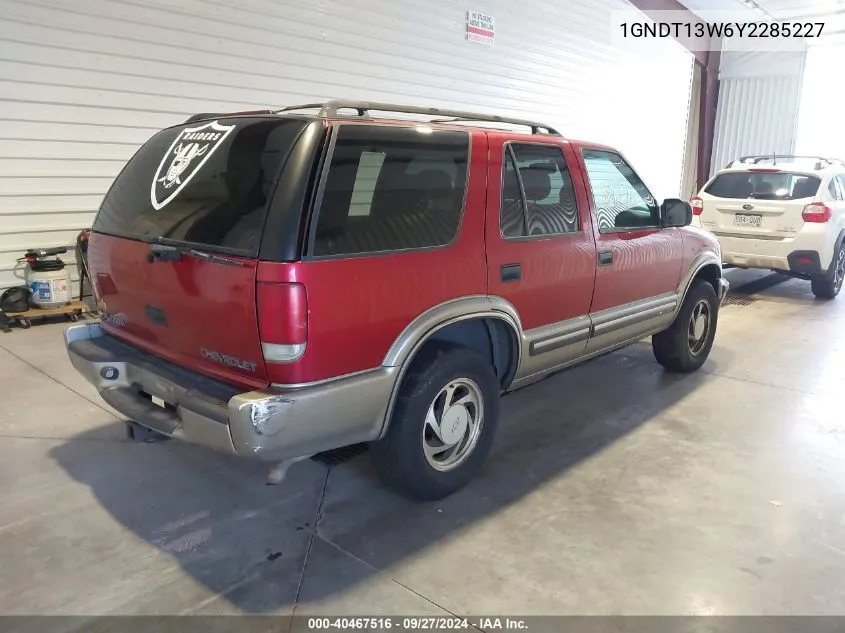 2000 Chevrolet Blazer Lt VIN: 1GNDT13W6Y2285227 Lot: 40467516