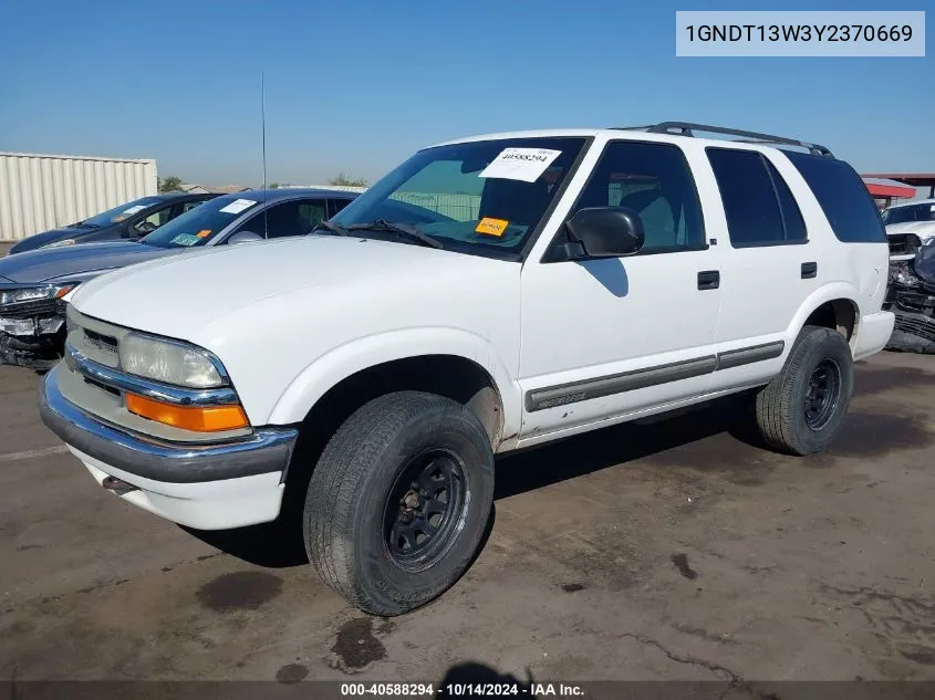 2000 Chevrolet Blazer Ls VIN: 1GNDT13W3Y2370669 Lot: 40588294