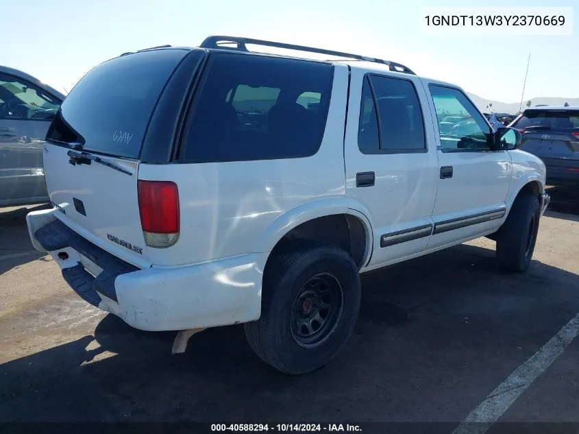 2000 Chevrolet Blazer Ls VIN: 1GNDT13W3Y2370669 Lot: 40588294