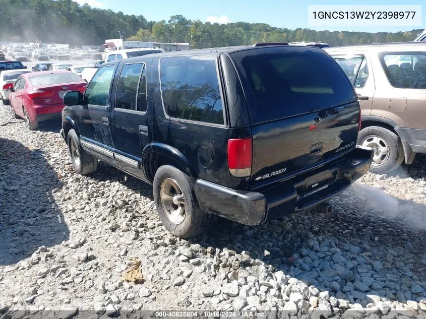 2000 Chevrolet Blazer Ls VIN: 1GNCS13W2Y2398977 Lot: 40625604