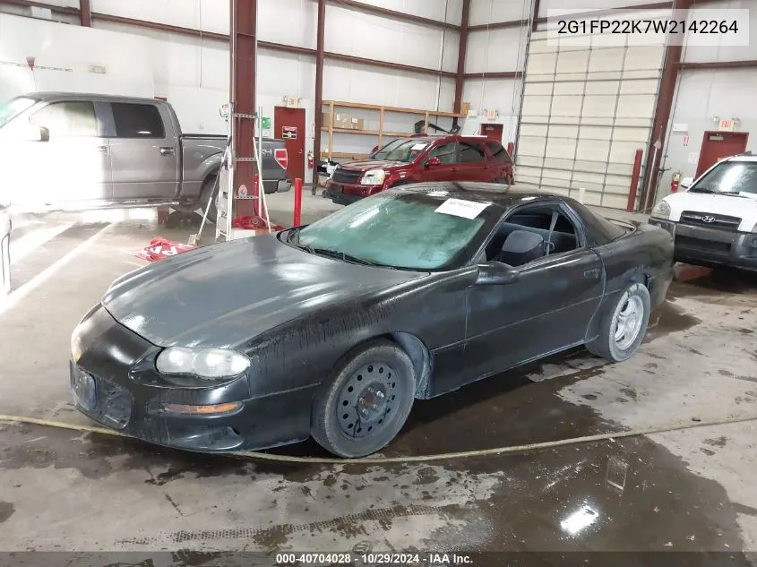 1998 Chevrolet Camaro VIN: 2G1FP22K7W2142264 Lot: 40704028