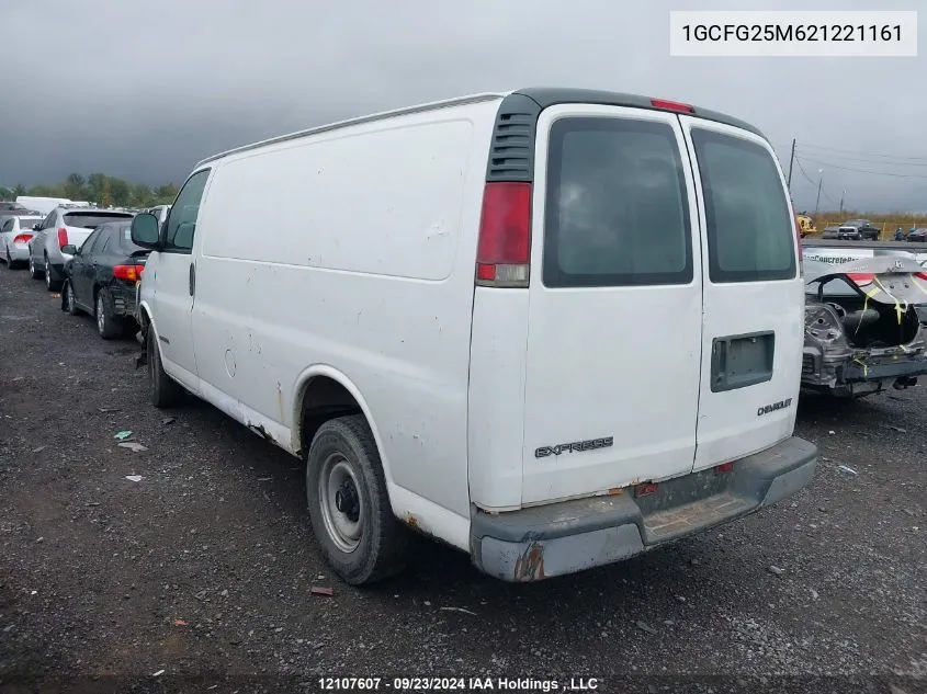 2002 Chevrolet Express G2500 VIN: 1GCFG25M621221161 Lot: 12107607