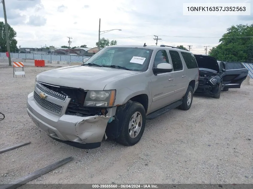 1GNFK16357J352563 2007 Chevrolet Suburban 1500 Lt