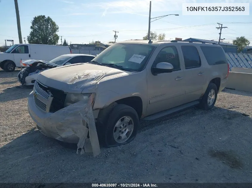 2007 Chevrolet Suburban 1500 Lt VIN: 1GNFK16357J352563 Lot: 40635097