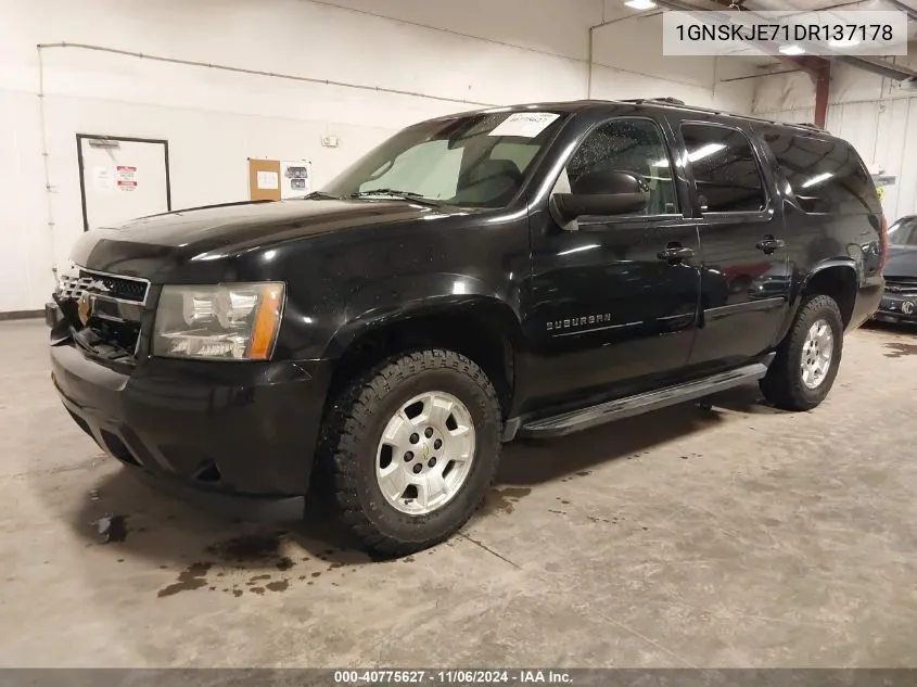 2013 Chevrolet Suburban 1500 Lt VIN: 1GNSKJE71DR137178 Lot: 40775627