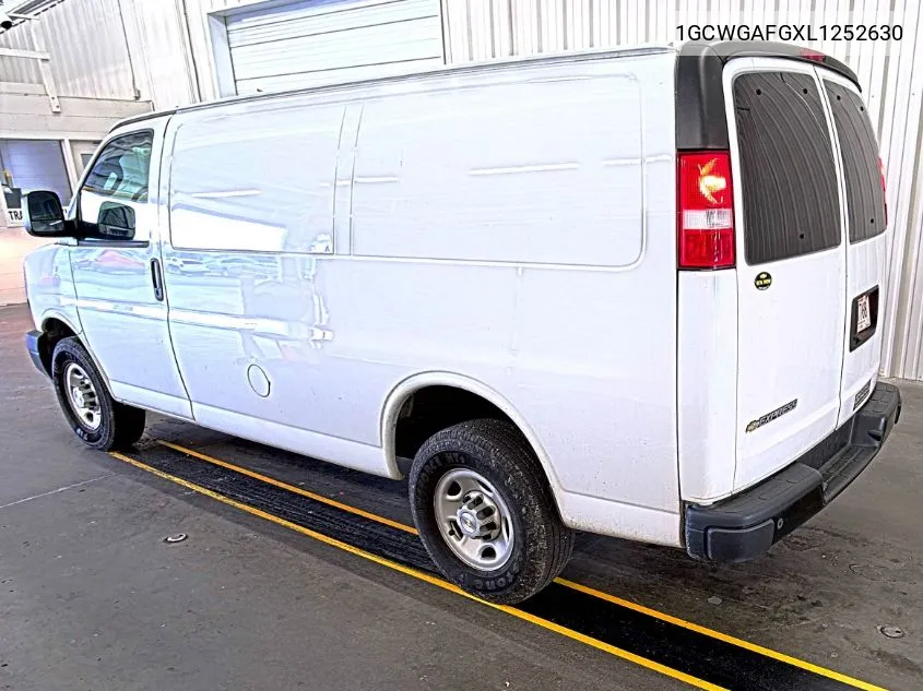 2020 Chevrolet Express Cargo Rwd 2500 Regular Wheelbase Wt VIN: 1GCWGAFGXL1252630 Lot: 40588981