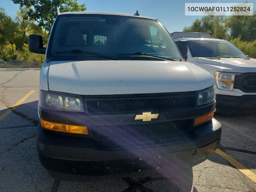 2020 Chevrolet Express G2500 VIN: 1GCWGAFG1L1252824 Lot: 40594103