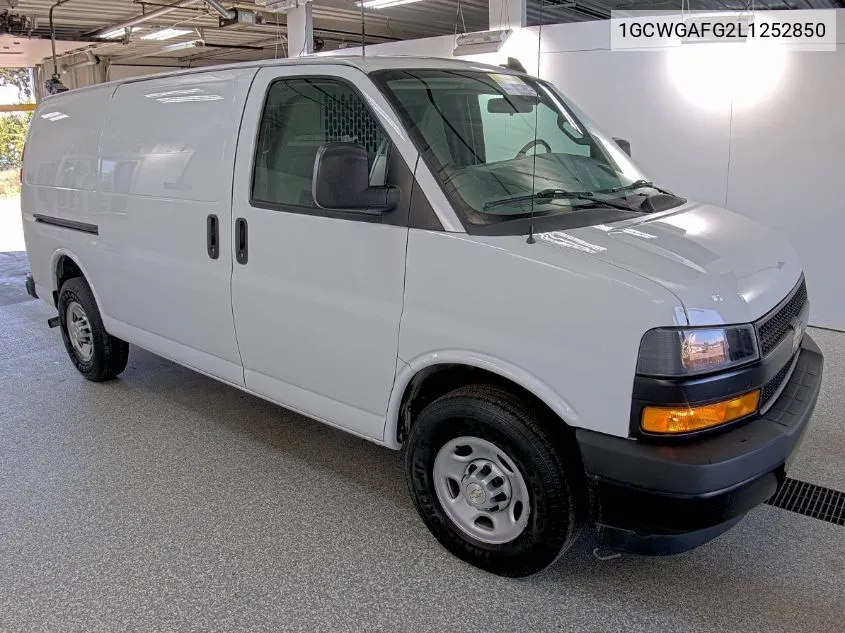 2020 Chevrolet Express Cargo Rwd 2500 Regular Wheelbase Wt VIN: 1GCWGAFG2L1252850 Lot: 40599808