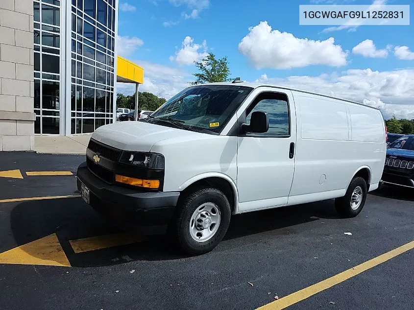 2020 Chevrolet Express Cargo Rwd 2500 Regular Wheelbase Wt VIN: 1GCWGAFG9L1252831 Lot: 40645491