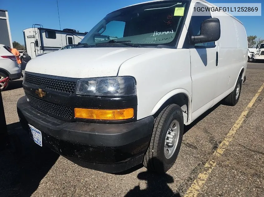 2020 Chevrolet Express Cargo Rwd 2500 Regular Wheelbase Wt VIN: 1GCWGAFG1L1252869 Lot: 40659401