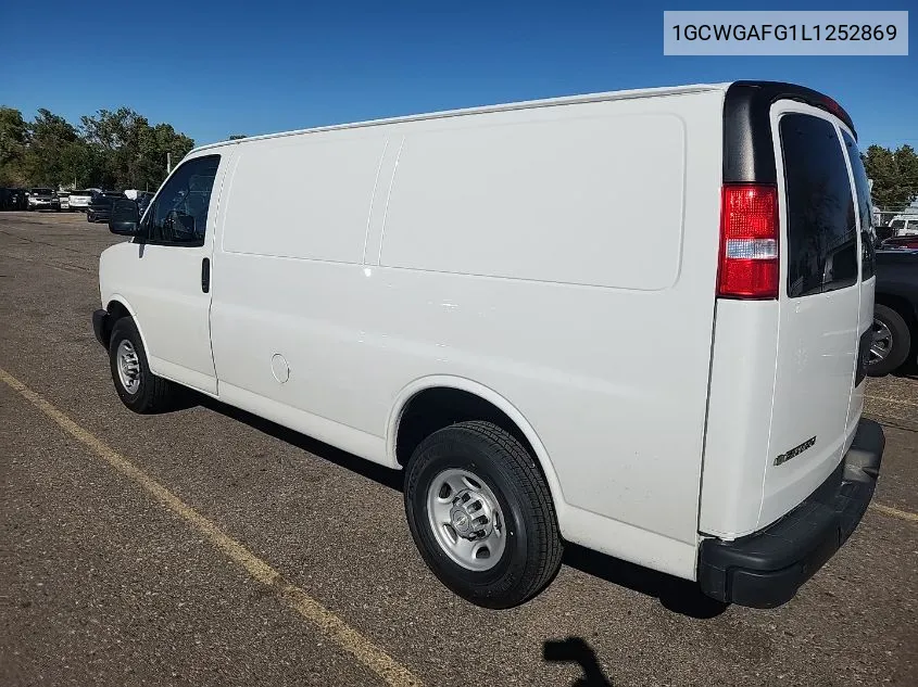 2020 Chevrolet Express Cargo Rwd 2500 Regular Wheelbase Wt VIN: 1GCWGAFG1L1252869 Lot: 40659401