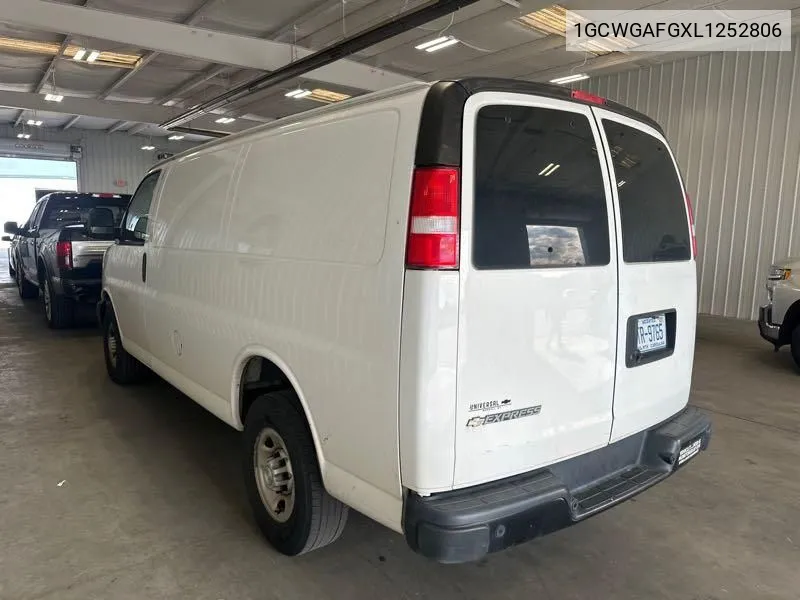 2020 Chevrolet Express Cargo Rwd 2500 Regular Wheelbase Wt VIN: 1GCWGAFGXL1252806 Lot: 40714772