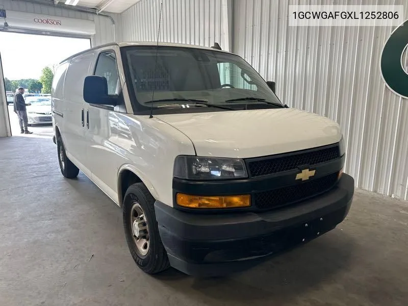 2020 Chevrolet Express Cargo Rwd 2500 Regular Wheelbase Wt VIN: 1GCWGAFGXL1252806 Lot: 40714772