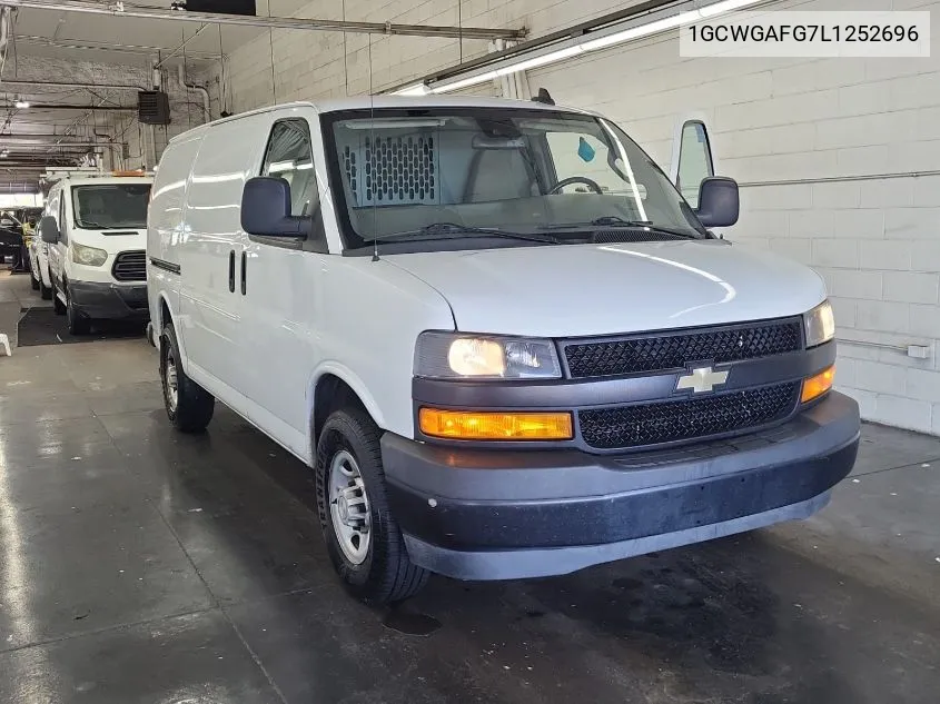 2020 Chevrolet Express Cargo Rwd 2500 Regular Wheelbase Wt VIN: 1GCWGAFG7L1252696 Lot: 40733510