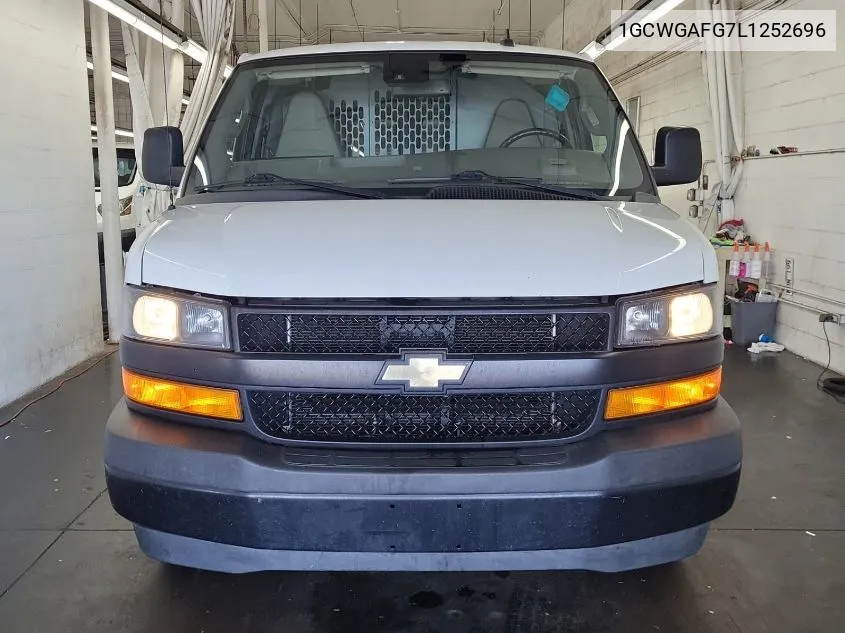 2020 Chevrolet Express Cargo Rwd 2500 Regular Wheelbase Wt VIN: 1GCWGAFG7L1252696 Lot: 40733510