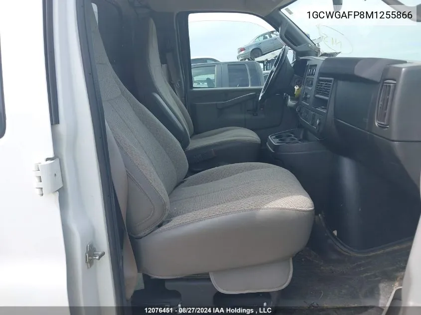 2021 Chevrolet Express VIN: 1GCWGAFP8M1255866 Lot: 12076451