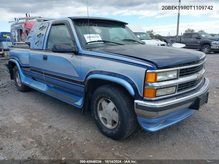 1996 Chevrolet Gmt-400 K1500 VIN: 2GBEK19R0T1109742 Lot: 40548336