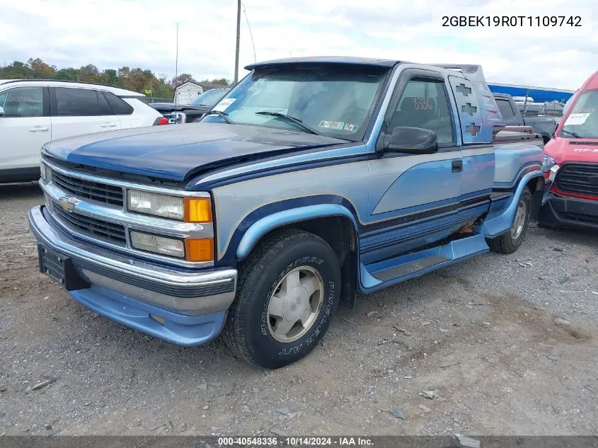 1996 Chevrolet Gmt-400 K1500 VIN: 2GBEK19R0T1109742 Lot: 40548336