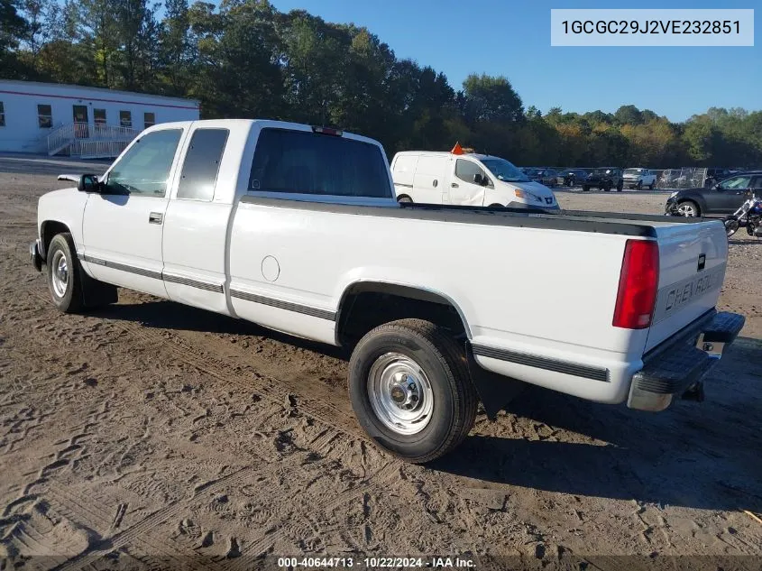 1997 Chevrolet C2500 Hd Fleetside VIN: 1GCGC29J2VE232851 Lot: 40644713