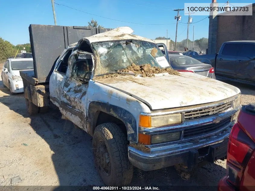 1998 Chevrolet K2500 Fleetside VIN: 1GCGK29F3WE137733 Lot: 40662011