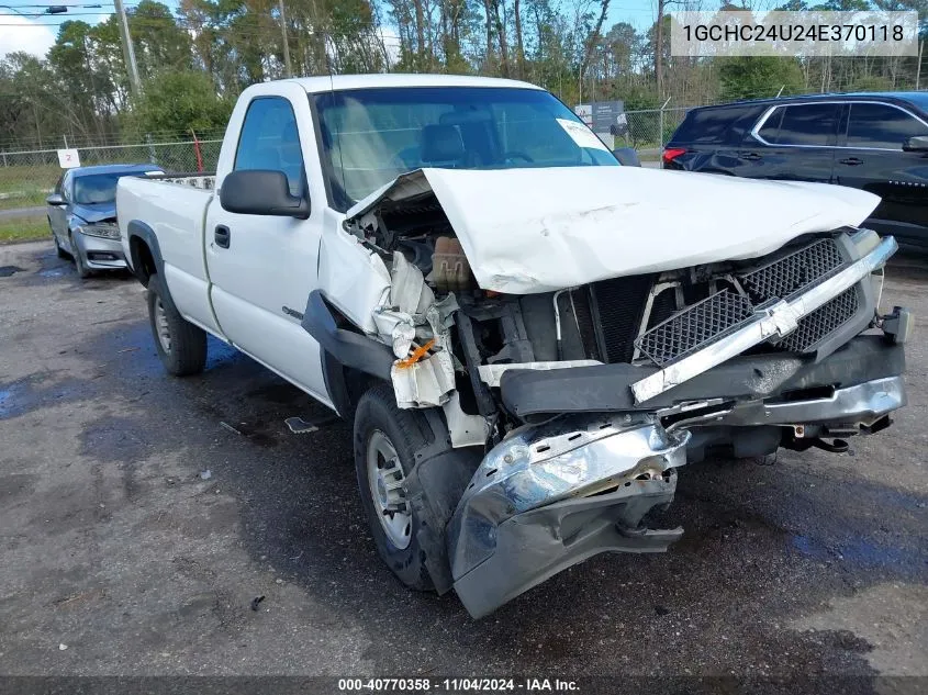 2004 Chevrolet Silverado Work Truck VIN: 1GCHC24U24E370118 Lot: 40770358