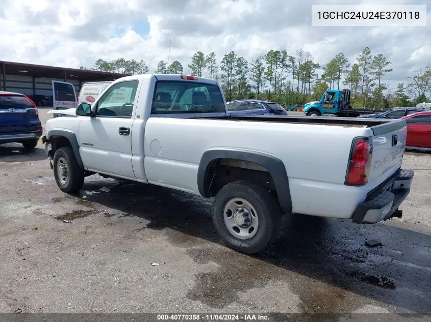 2004 Chevrolet Silverado Work Truck VIN: 1GCHC24U24E370118 Lot: 40770358