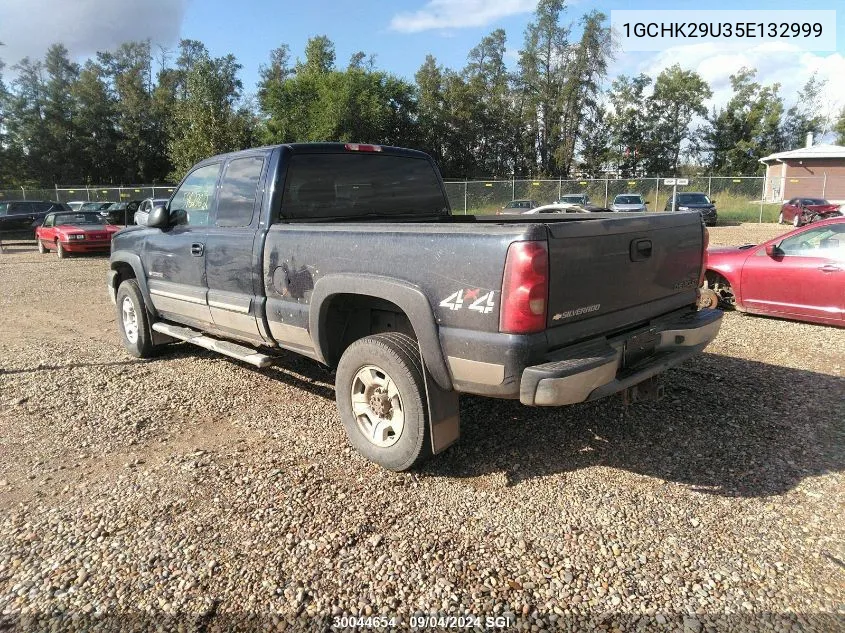 2005 Chevrolet Silverado K2500 Heavy Duty VIN: 1GCHK29U35E132999 Lot: 30044654