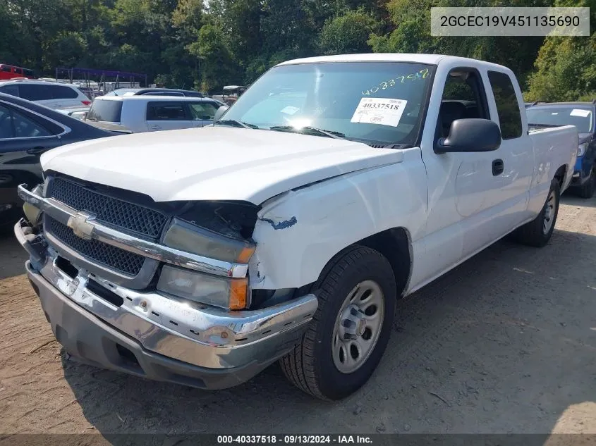 2005 Chevrolet Silverado 1500 Work Truck VIN: 2GCEC19V451135690 Lot: 40337518