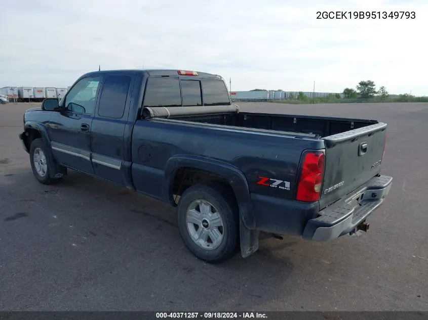 2005 Chevrolet Silverado 1500 Z71 VIN: 2GCEK19B951349793 Lot: 40371257