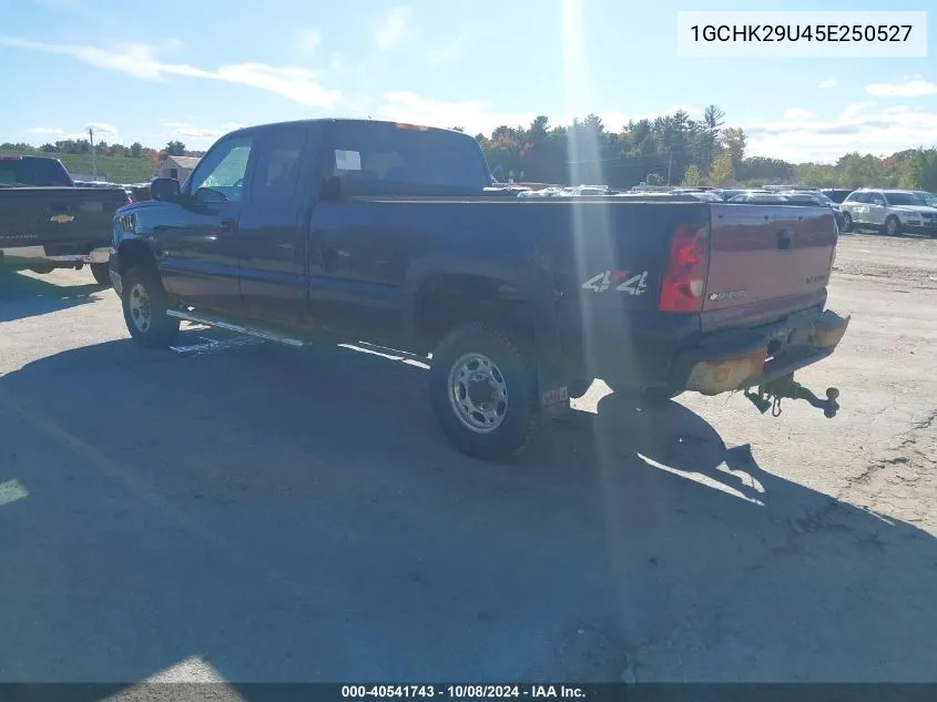 2005 Chevrolet Silverado 2500Hd Work Truck VIN: 1GCHK29U45E250527 Lot: 40541743