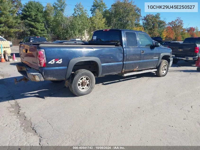 2005 Chevrolet Silverado 2500Hd Work Truck VIN: 1GCHK29U45E250527 Lot: 40541743