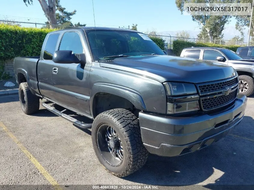 2005 Chevrolet Silverado 2500Hd Ls VIN: 1GCHK29UX5E317017 Lot: 40683928