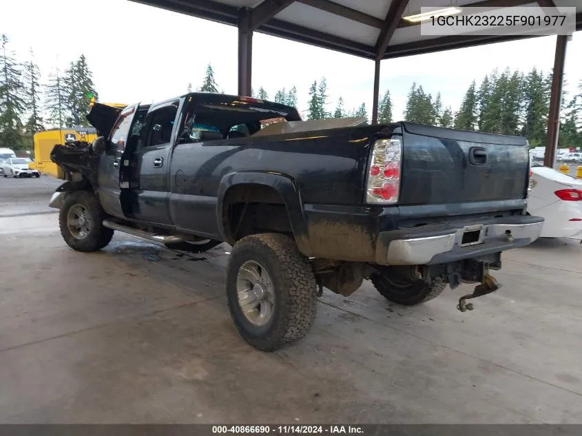 2005 Chevrolet Silverado 2500Hd Lt VIN: 1GCHK23225F901977 Lot: 40866690