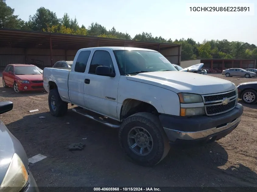 2006 Chevrolet Silverado 2500Hd Work Truck VIN: 1GCHK29U86E225891 Lot: 40605968