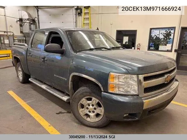 2007 Chevrolet Silverado K1500 Crew Cab VIN: 2GCEK13M971666924 Lot: 30049200