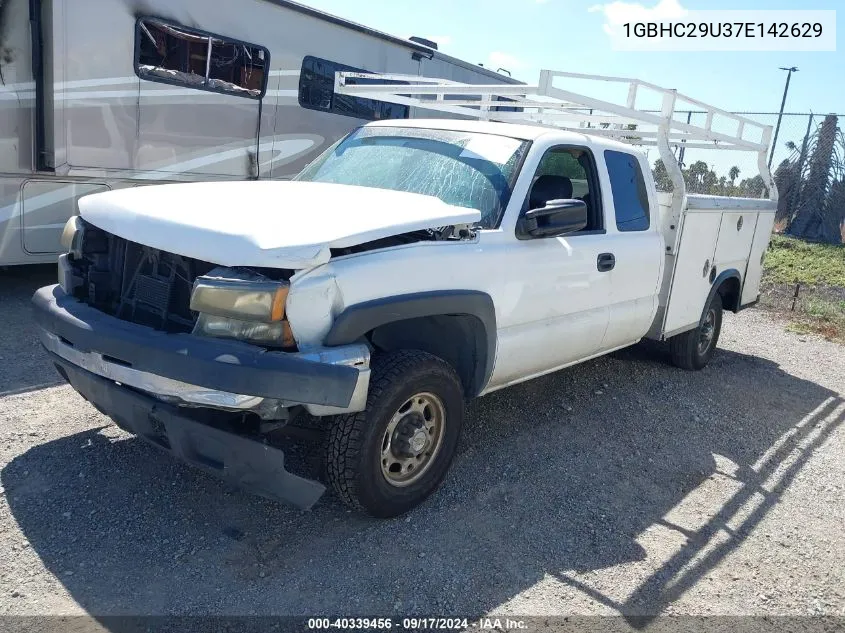 2007 Chevrolet Silverado C2500 Heavy Duty VIN: 1GBHC29U37E142629 Lot: 40339456