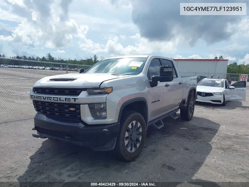 2020 Chevrolet Silverado 2500Hd 4Wd Standard Bed Custom VIN: 1GC4YME77LF123951 Lot: 40423429