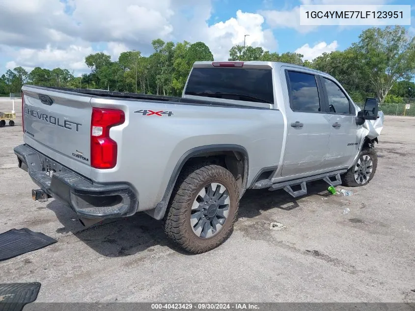 2020 Chevrolet Silverado 2500Hd 4Wd Standard Bed Custom VIN: 1GC4YME77LF123951 Lot: 40423429