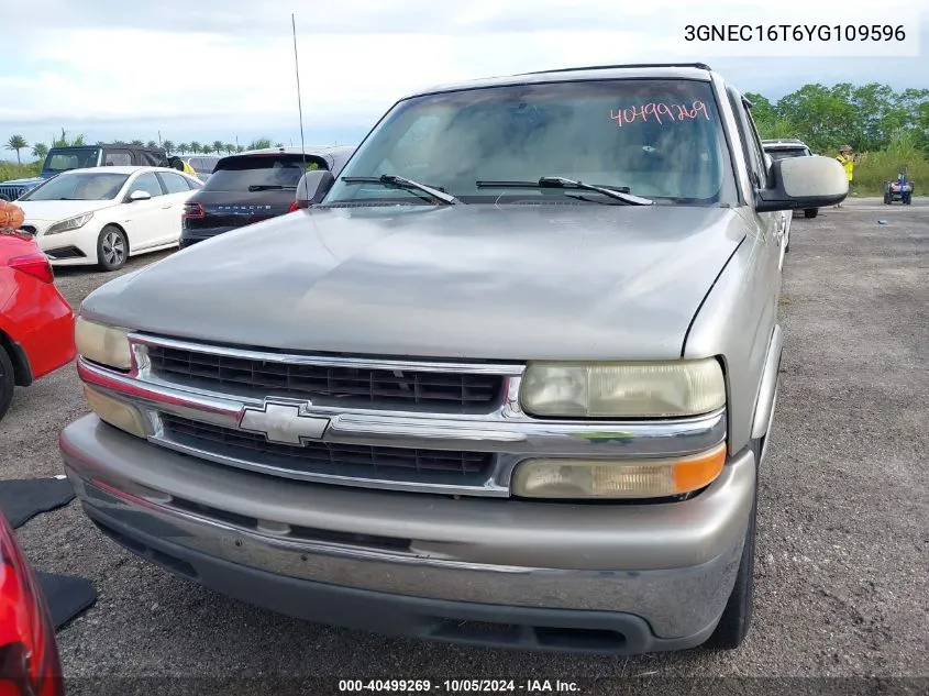 3GNEC16T6YG109596 2000 Chevrolet Suburban C1500