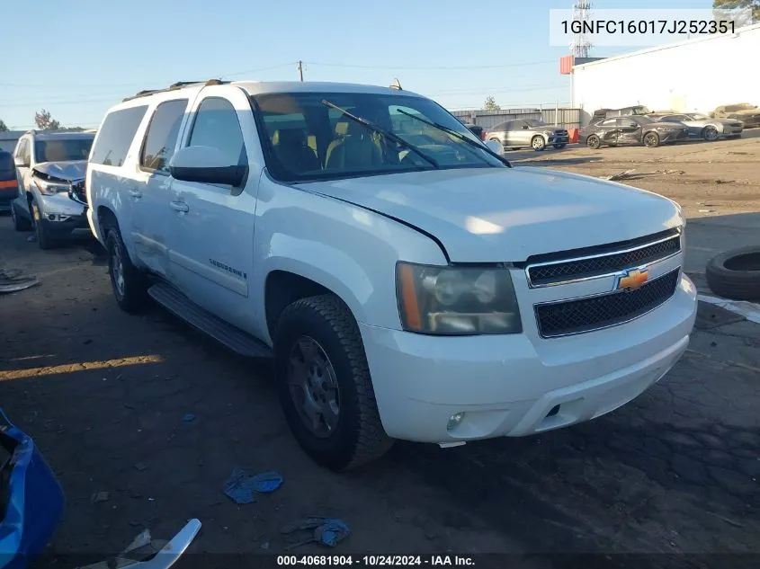 2007 Chevrolet Suburban C1500 VIN: 1GNFC16017J252351 Lot: 40681904