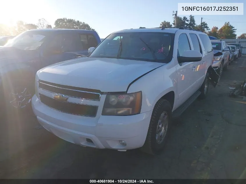 2007 Chevrolet Suburban C1500 VIN: 1GNFC16017J252351 Lot: 40681904