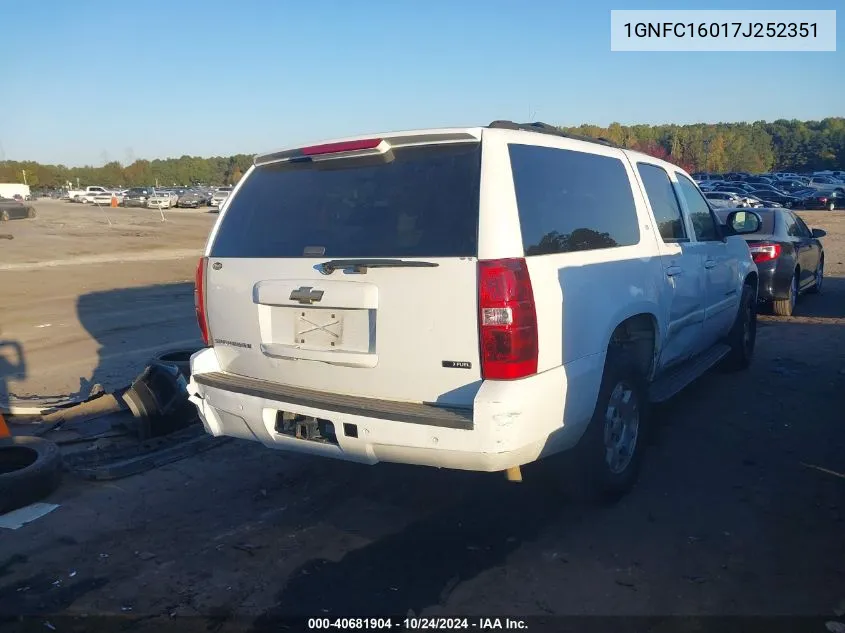 2007 Chevrolet Suburban C1500 VIN: 1GNFC16017J252351 Lot: 40681904