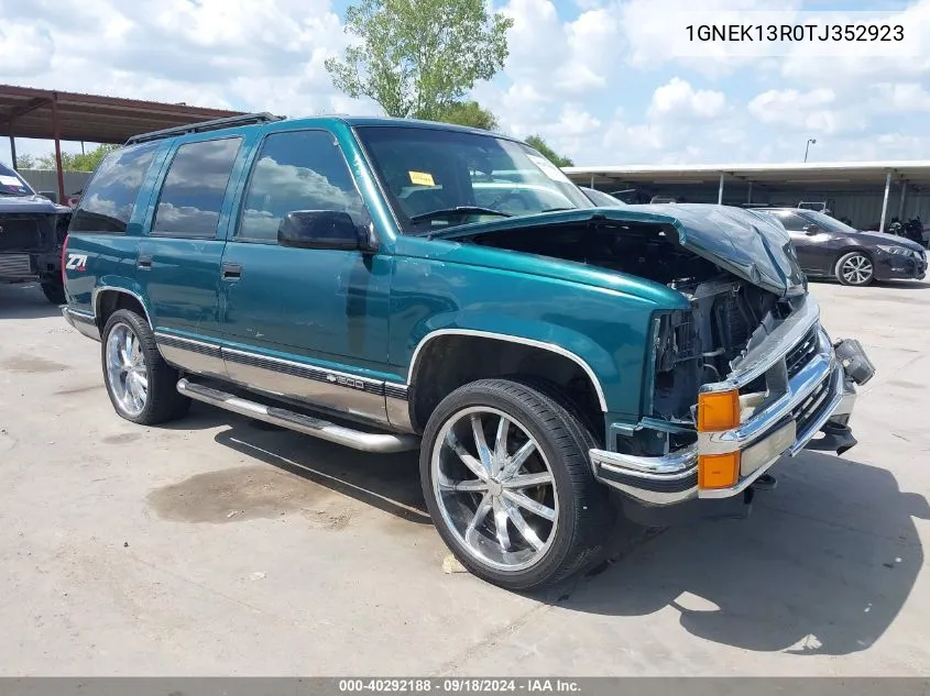 1996 Chevrolet Tahoe K1500 VIN: 1GNEK13R0TJ352923 Lot: 40292188