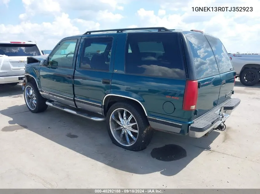 1996 Chevrolet Tahoe K1500 VIN: 1GNEK13R0TJ352923 Lot: 40292188