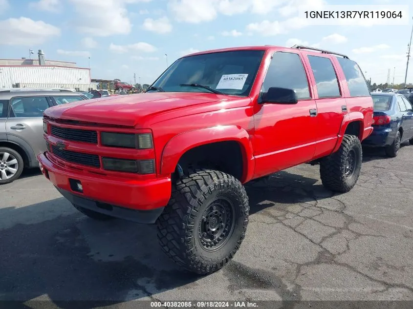 2000 Chevrolet Tahoe Z71 VIN: 1GNEK13R7YR119064 Lot: 40382085