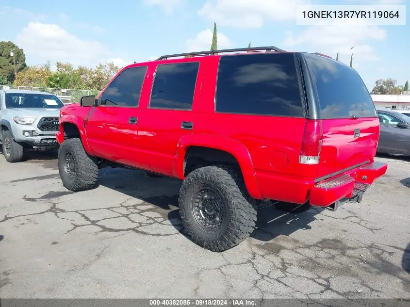 2000 Chevrolet Tahoe Z71 VIN: 1GNEK13R7YR119064 Lot: 40382085