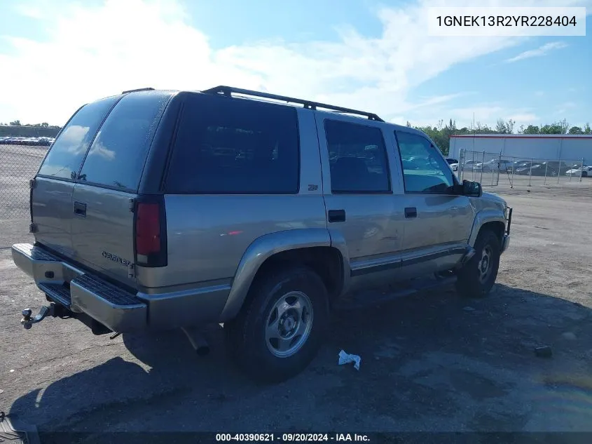 2000 Chevrolet Tahoe Z71 VIN: 1GNEK13R2YR228404 Lot: 40390621