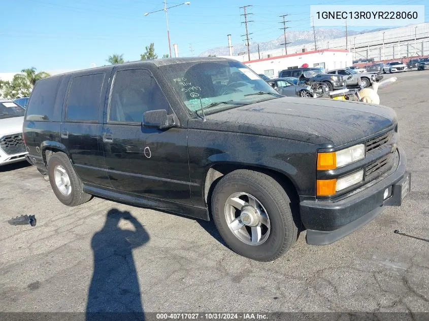 2000 Chevrolet Tahoe Limited VIN: 1GNEC13R0YR228060 Lot: 40717027