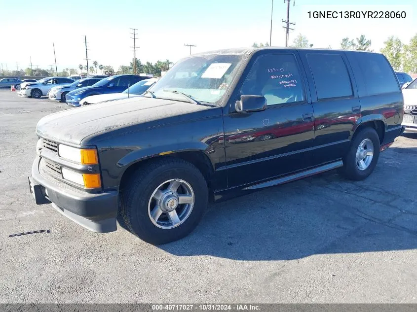 2000 Chevrolet Tahoe Limited VIN: 1GNEC13R0YR228060 Lot: 40717027