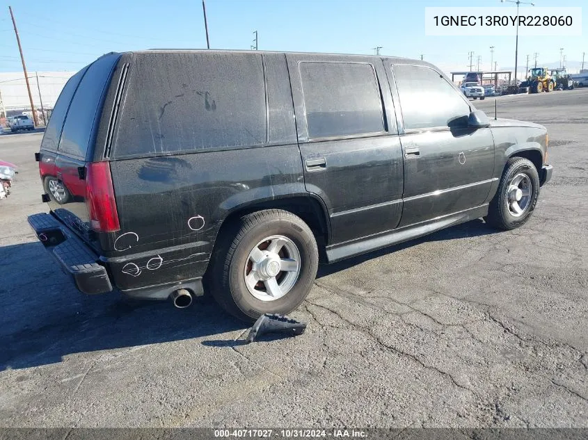 2000 Chevrolet Tahoe Limited VIN: 1GNEC13R0YR228060 Lot: 40717027